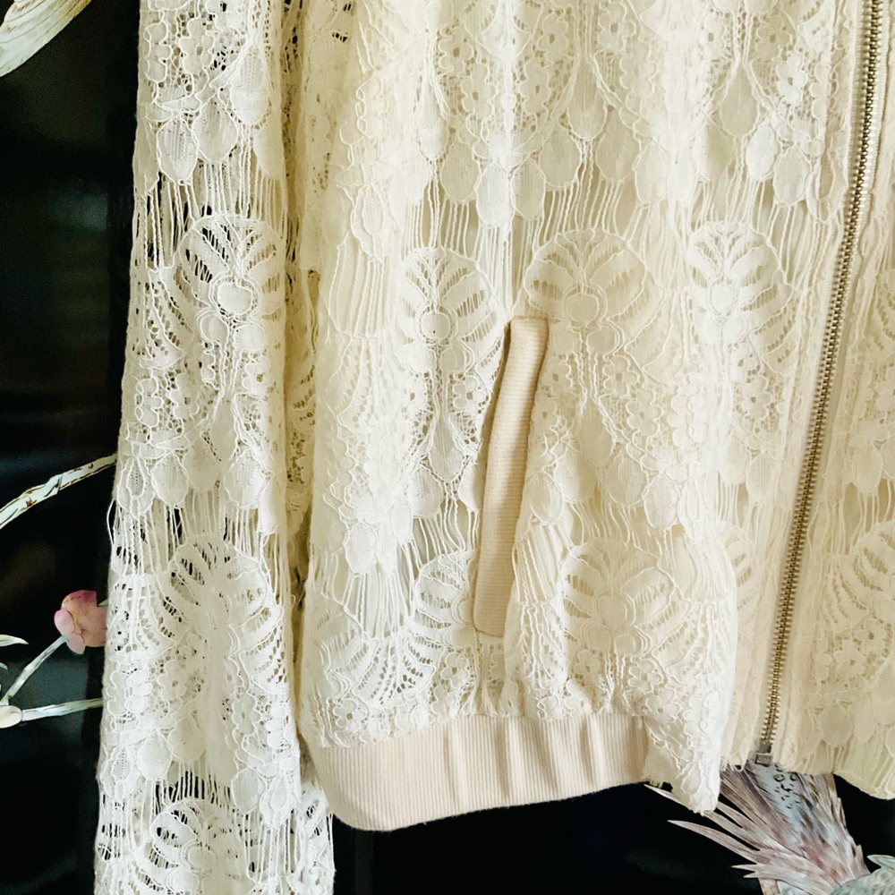 White Eggshell Lace Zip Up Lightweight Jacket. - image 5